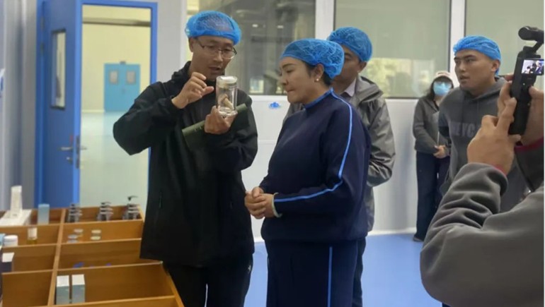 巴宜区委书记旦增拉姆一行光临林芝雪域资源科技有限公司调研